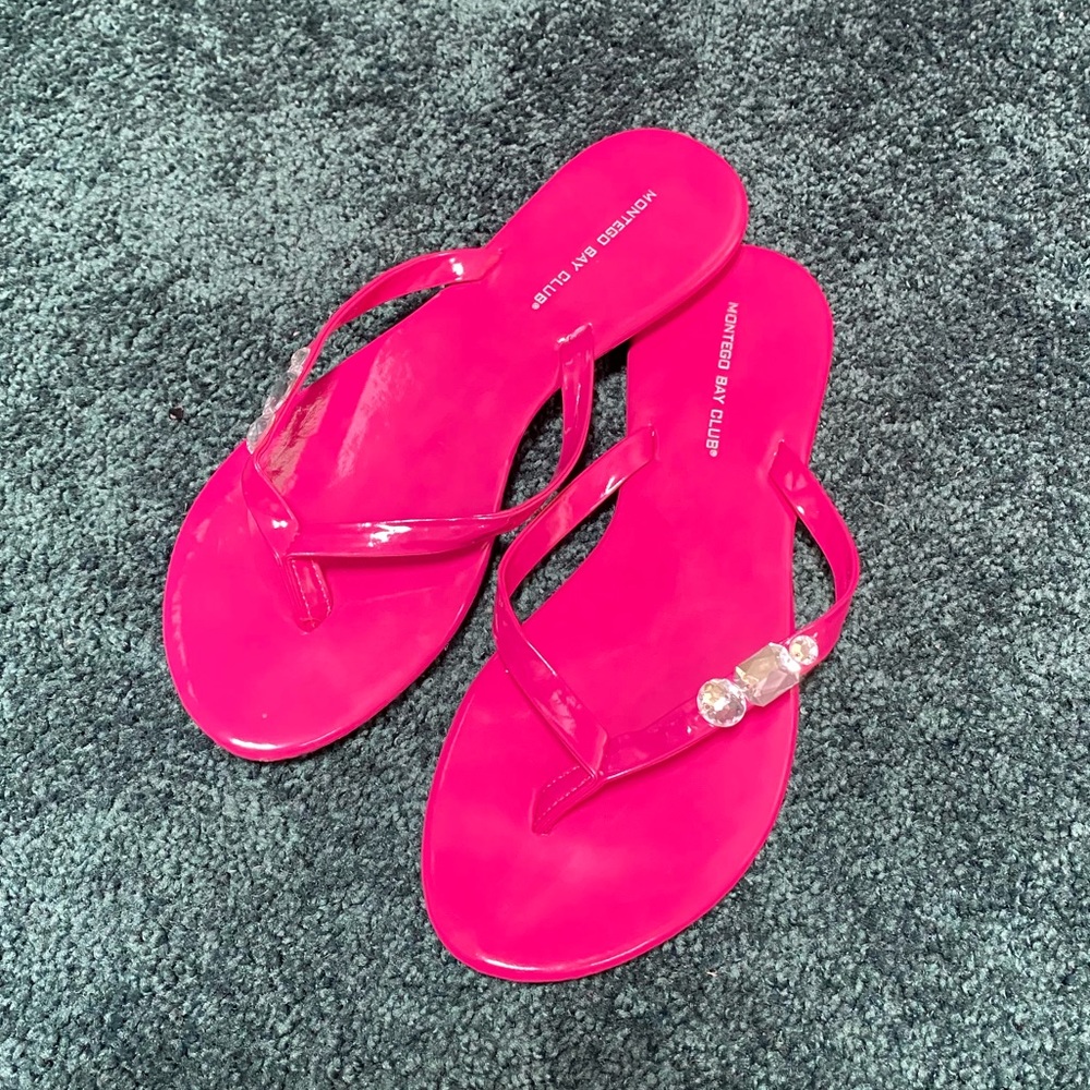 Beautiful Pink Sandals w/ Diamonds 💎